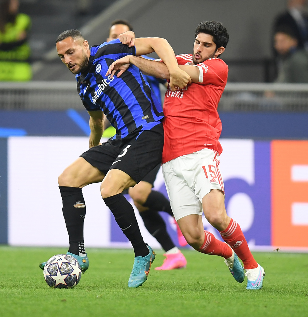 LCK银河战舰被打成人机！连送两张MSI门票，中单心态炸裂现场抽泣