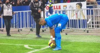 空接扣篮绝杀，雄鹿16分大逆转！字母30分10板5助，罗林斯29分8助