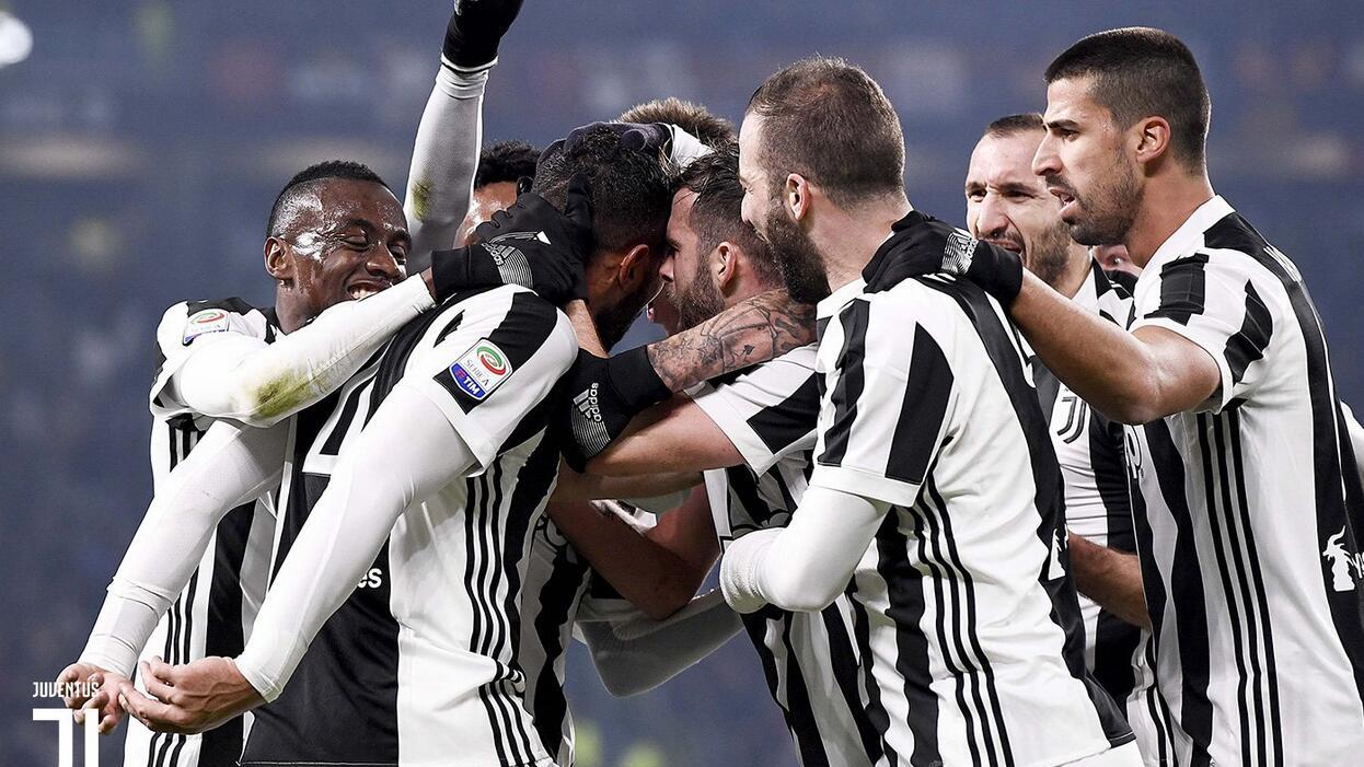 雄鹿vs森林狼：阿德托昆博对决爱德华兹，谁能笑到最后？