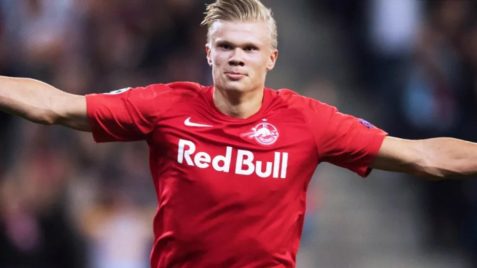 申花1-0新鹏城升至第二 中超冠军悬念最后一轮揭晓