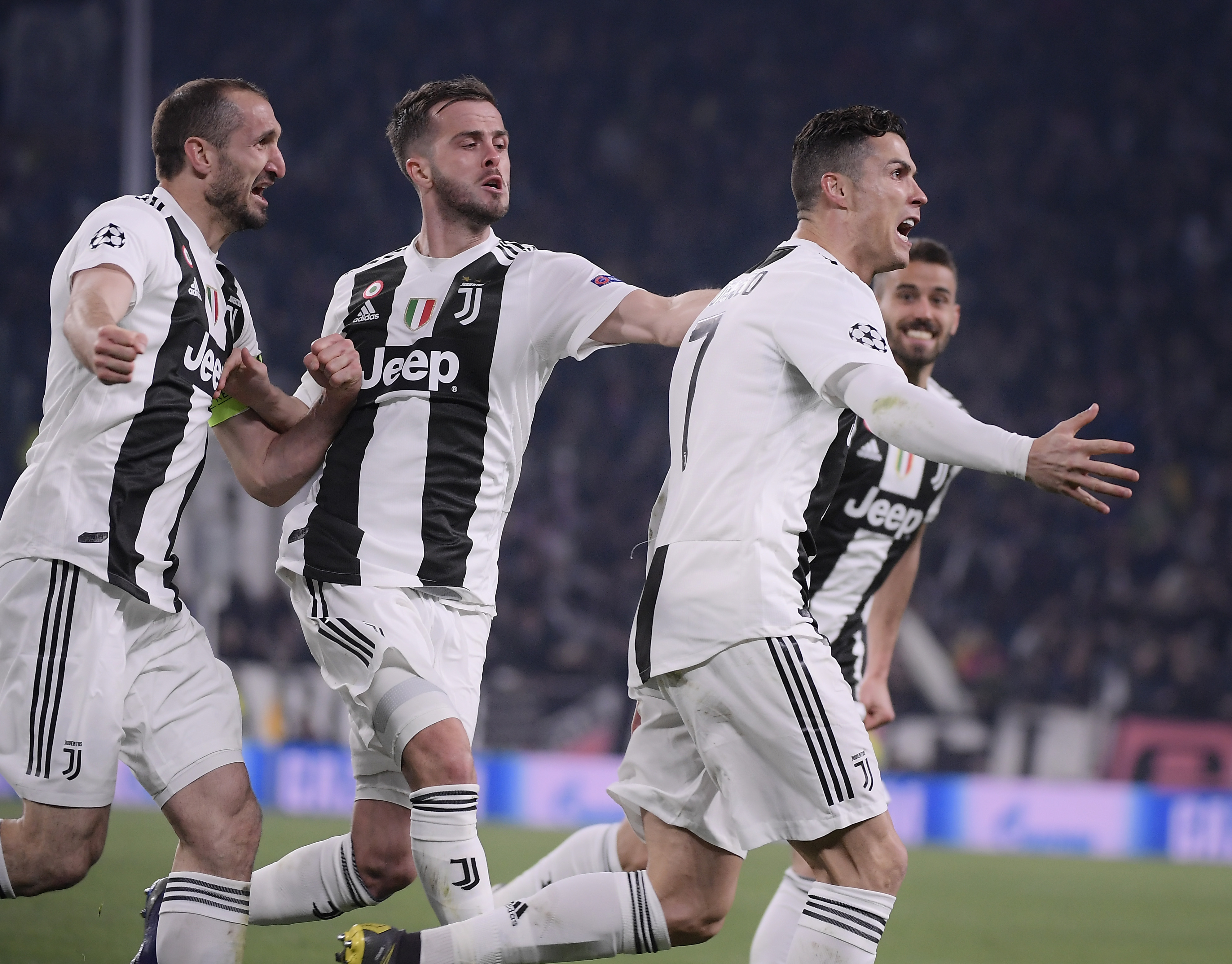 雄鹿105-101湖人 字母哥21分东契奇6犯离场